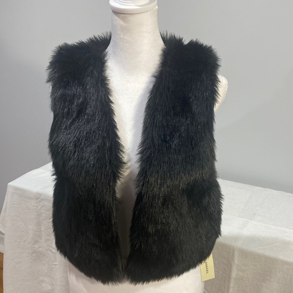 Women’s fur vest - Picture 1 of 3